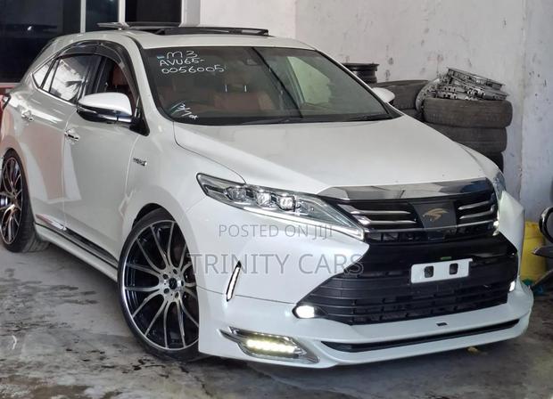 Toyota Harrier 2.5 Hybrid 4WD 2019 White