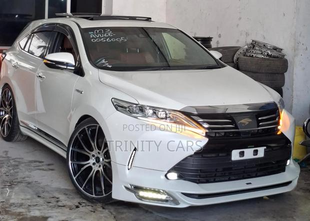 Toyota Harrier 2.5 Hybrid 4WD 2019 White