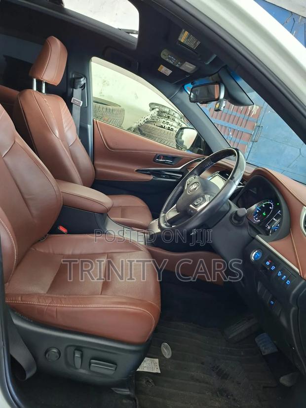 Toyota Harrier 2.5 Hybrid 4WD 2019 White