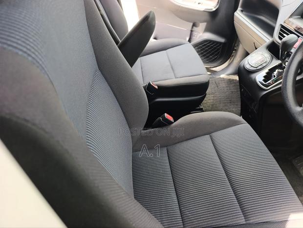 Toyota Voxy 2019 Silver