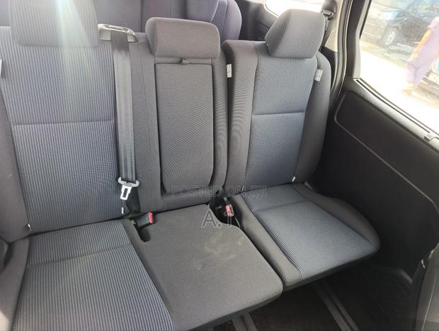 Toyota Voxy 2019 Silver