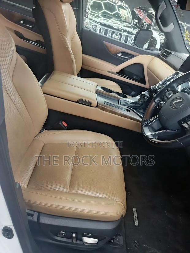 Lexus LX 2019 White