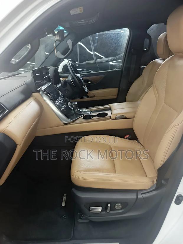 Lexus LX 2019 White