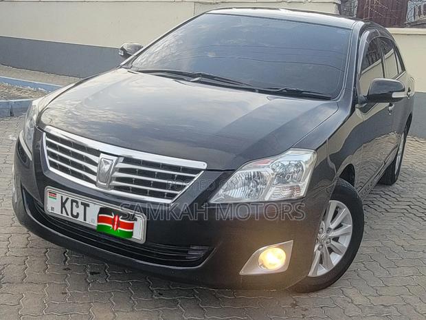 Toyota Premio 2012 Black