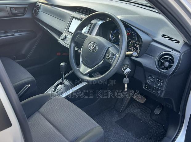 Toyota Corolla Fielder 1.5 Hybrid FWD 2018 Silver
