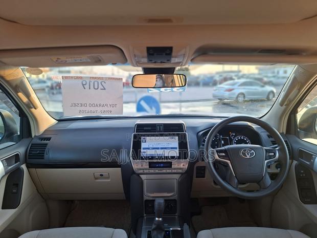 Toyota Land Cruiser Prado 2.8 2019 White