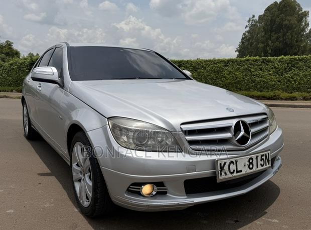 Mercedes-Benz C200 2010 Silver