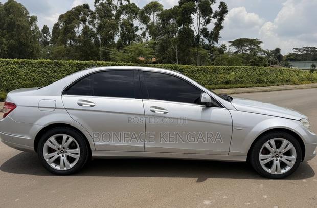 Mercedes-Benz C200 2010 Silver