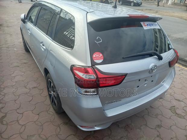 Toyota Corolla Fielder 2019 Silver