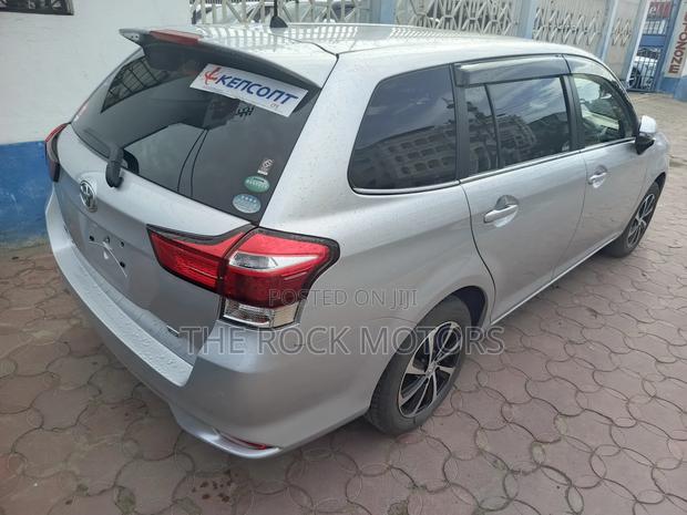 Toyota Corolla Fielder 2019 Silver