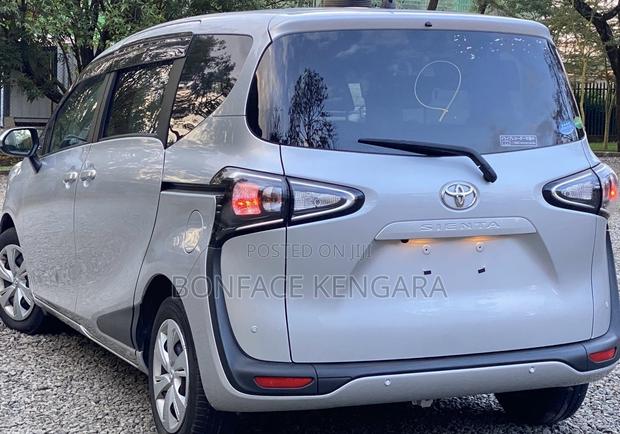 Toyota Sienta 1.5 FWD 2020 Silver
