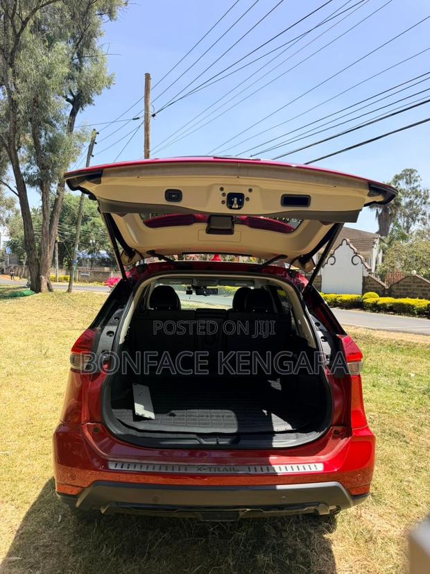 Nissan X-Trail 2.0 Petrol FWD 2019 Red