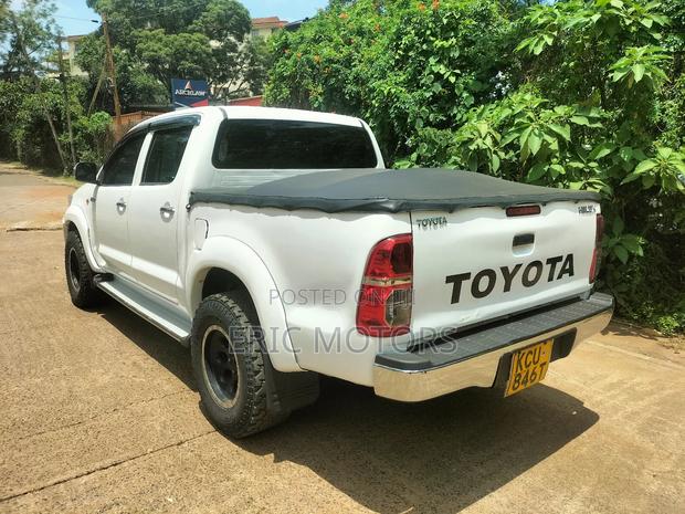 Toyota Hilux 2012 Pearl