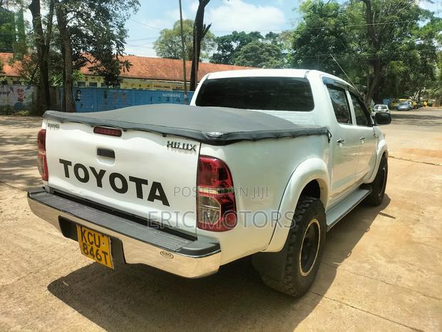 Toyota Hilux 2012 Pearl