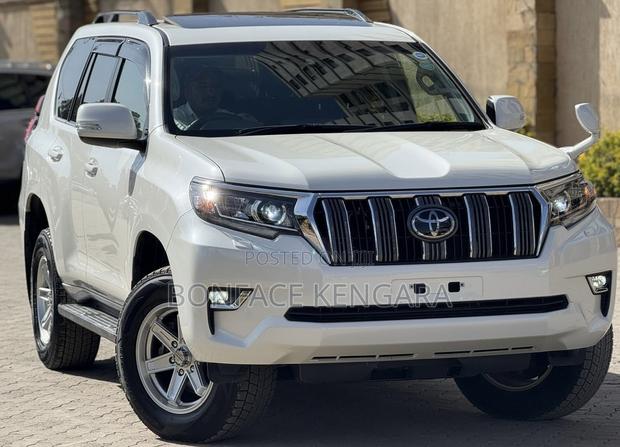 Toyota Land Cruiser Prado 2.8 2021 White