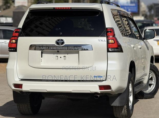 Toyota Land Cruiser Prado 2.8 2021 White