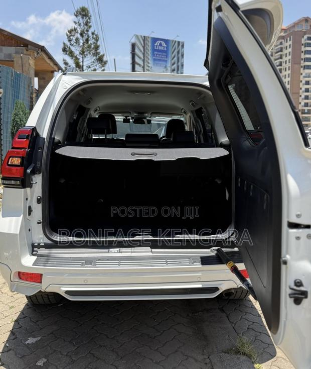 Toyota Land Cruiser Prado 2.8 2019 White