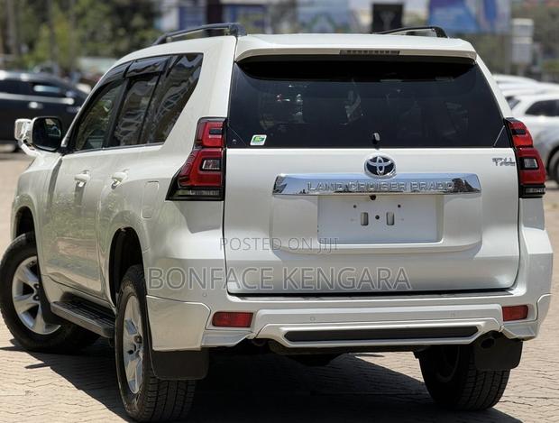 Toyota Land Cruiser Prado 2.8 2019 White