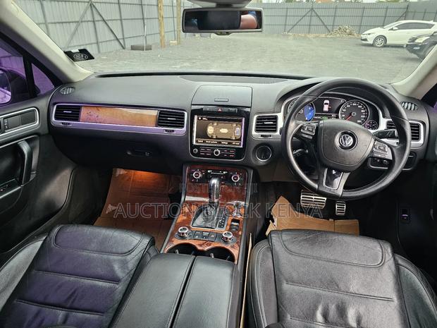Volkswagen Touareg Hybrid 2012 White