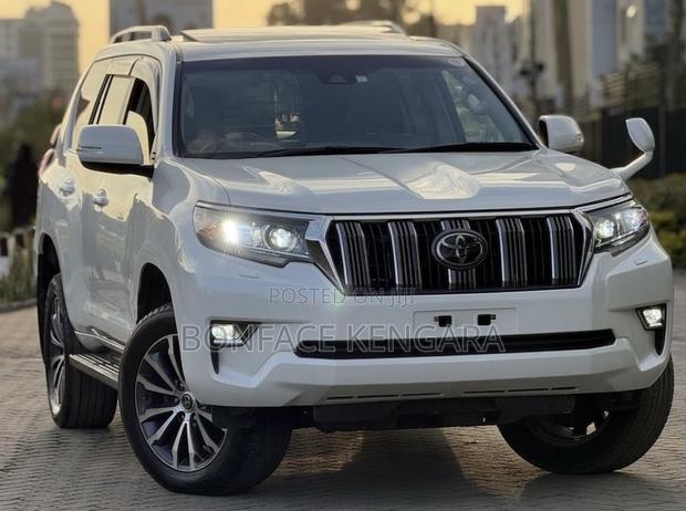 Toyota Land Cruiser Prado 2.8 2019 White