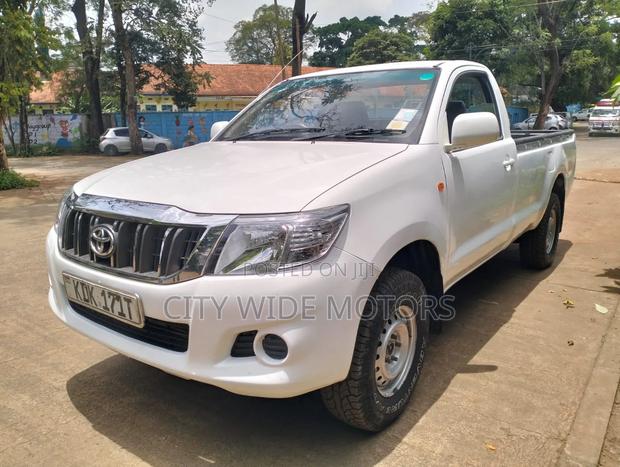 Toyota Hilux 2016 White