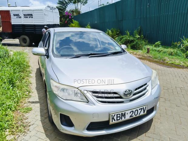 Toyota Corolla LE 4dr Sedan (1.8L 4cyl 4A) 2010 Silver