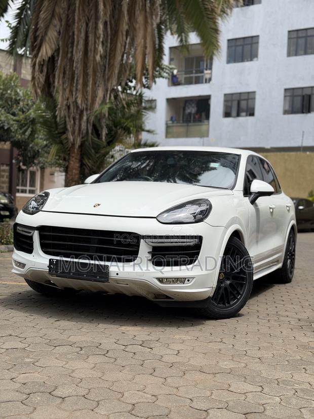 Porsche Cayenne GTS 4dr SUV AWD (3.6L 6cyl Turbo 8A) 2015 White