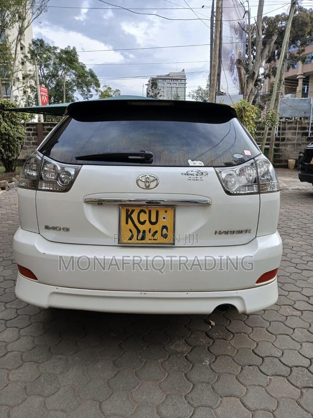 Toyota Harrier 2.4 2011 White