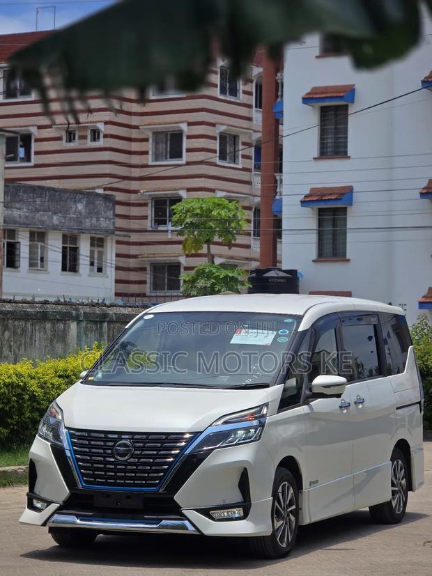 Nissan Serena 2019 White