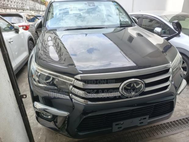 Toyota Hilux 2018 Black