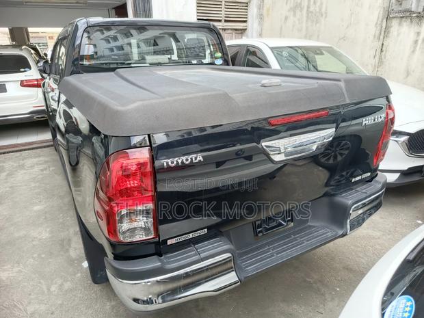 Toyota Hilux 2018 Black