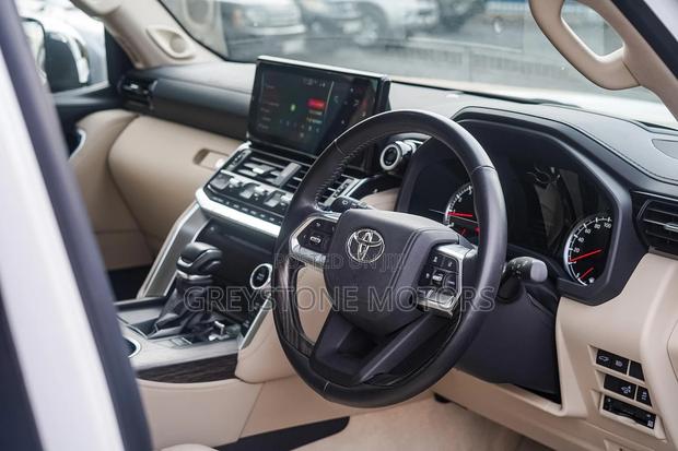 Toyota Land Cruiser 2023 White