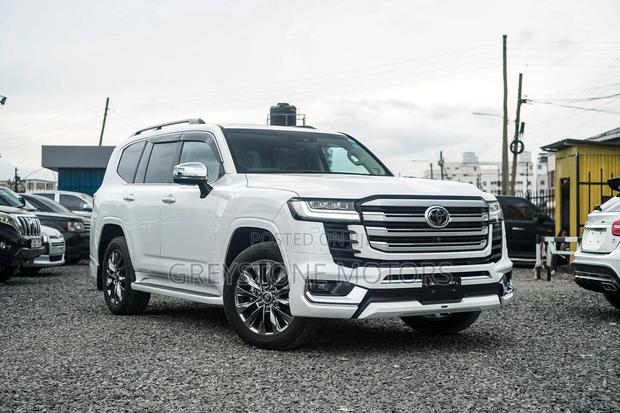 Toyota Land Cruiser 2023 White