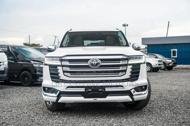 Toyota Land Cruiser 2023 White