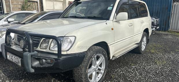 Toyota Land Cruiser HDJ 100 2001 White