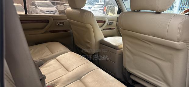 Toyota Land Cruiser HDJ 100 2001 White