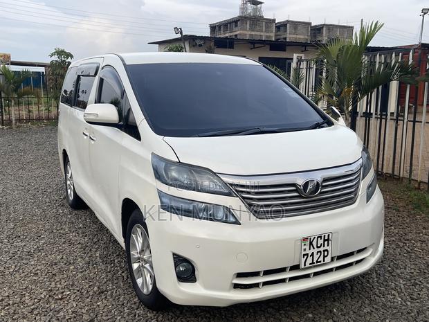 Toyota Vellfire 2009 White