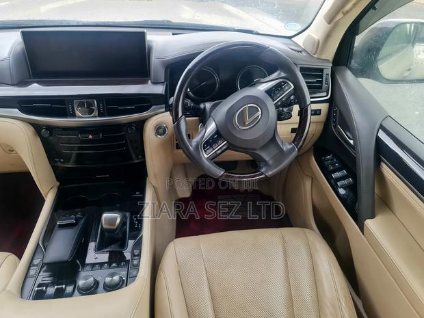 Lexus LX 570 (5 seats) AWD 2017 Brown