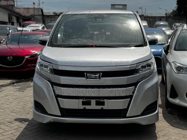 Toyota Noah 2.0 FWD (8 Seater) 2020 Silver