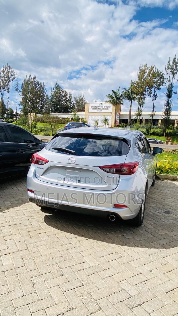 Mazda Axela 2018 Silver