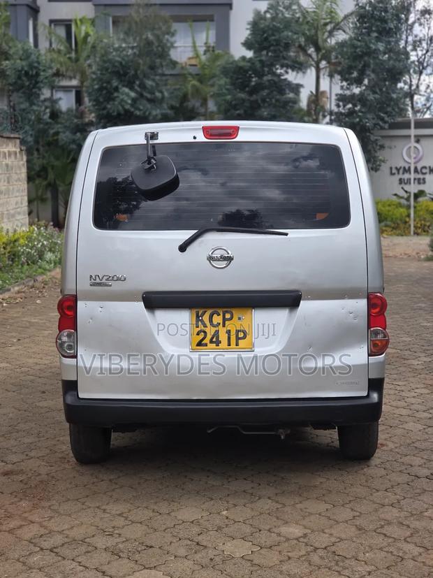 Nissan NV200 2011 Silver