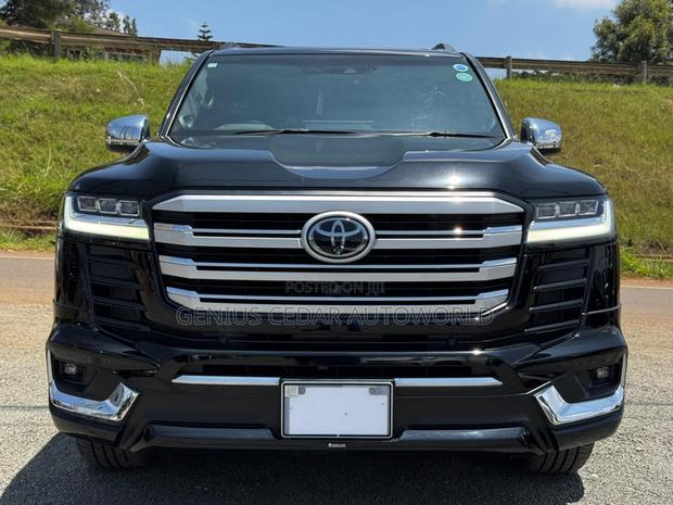 Toyota Land Cruiser 2023 Black