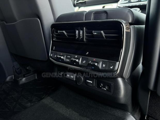 Toyota Land Cruiser 2023 Black