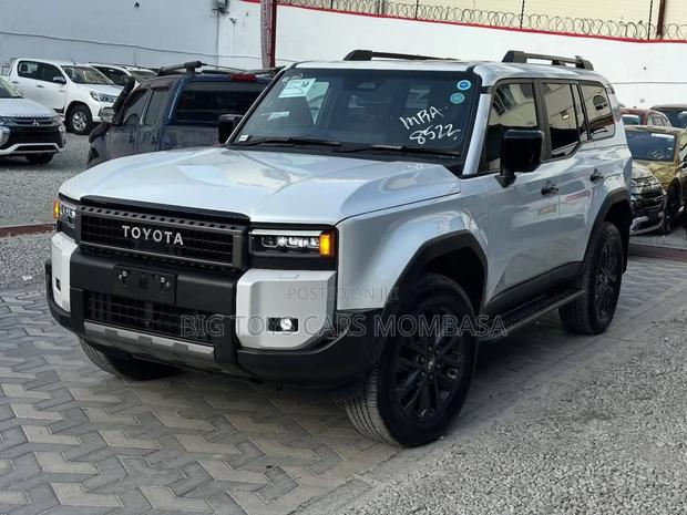 Toyota Land Cruiser Prado 2023 White