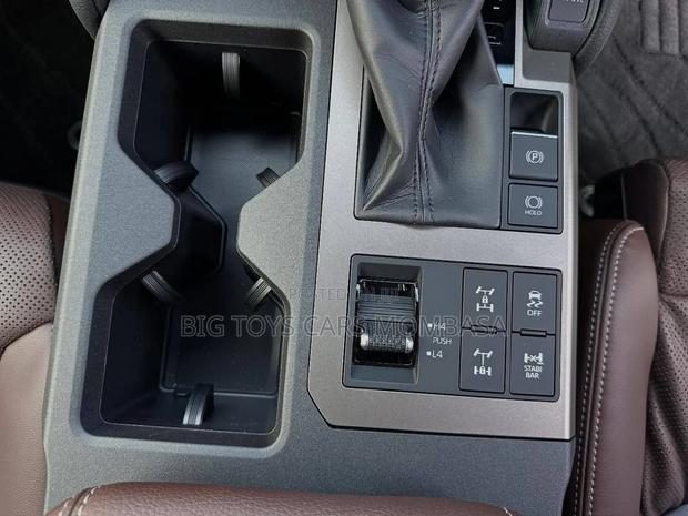 Toyota Land Cruiser Prado 2023 White