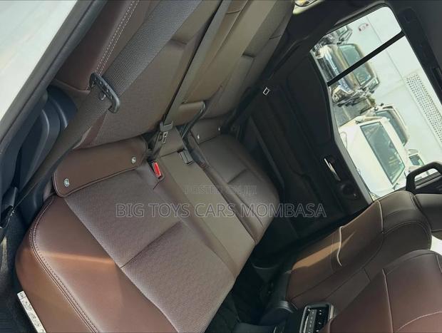Toyota Land Cruiser Prado 2023 White