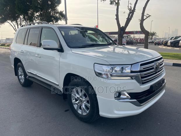 Toyota Land Cruiser 4.5 V8 TD 2019 White