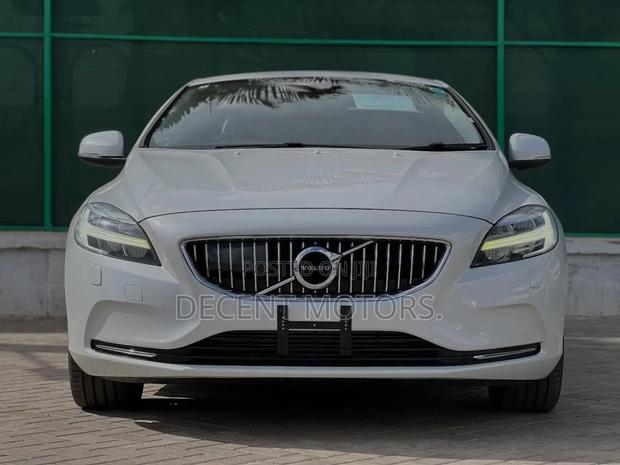 Volvo V40 2019 White