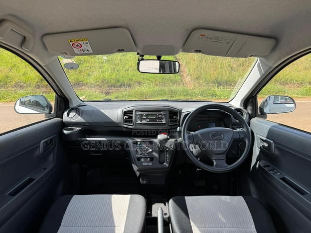 Daihatsu Mira 2019