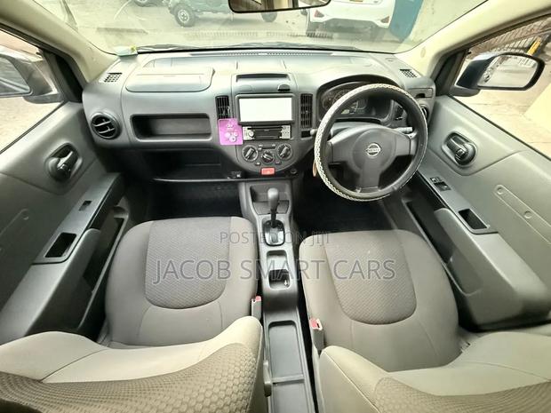 Nissan Advan 2017 Gray